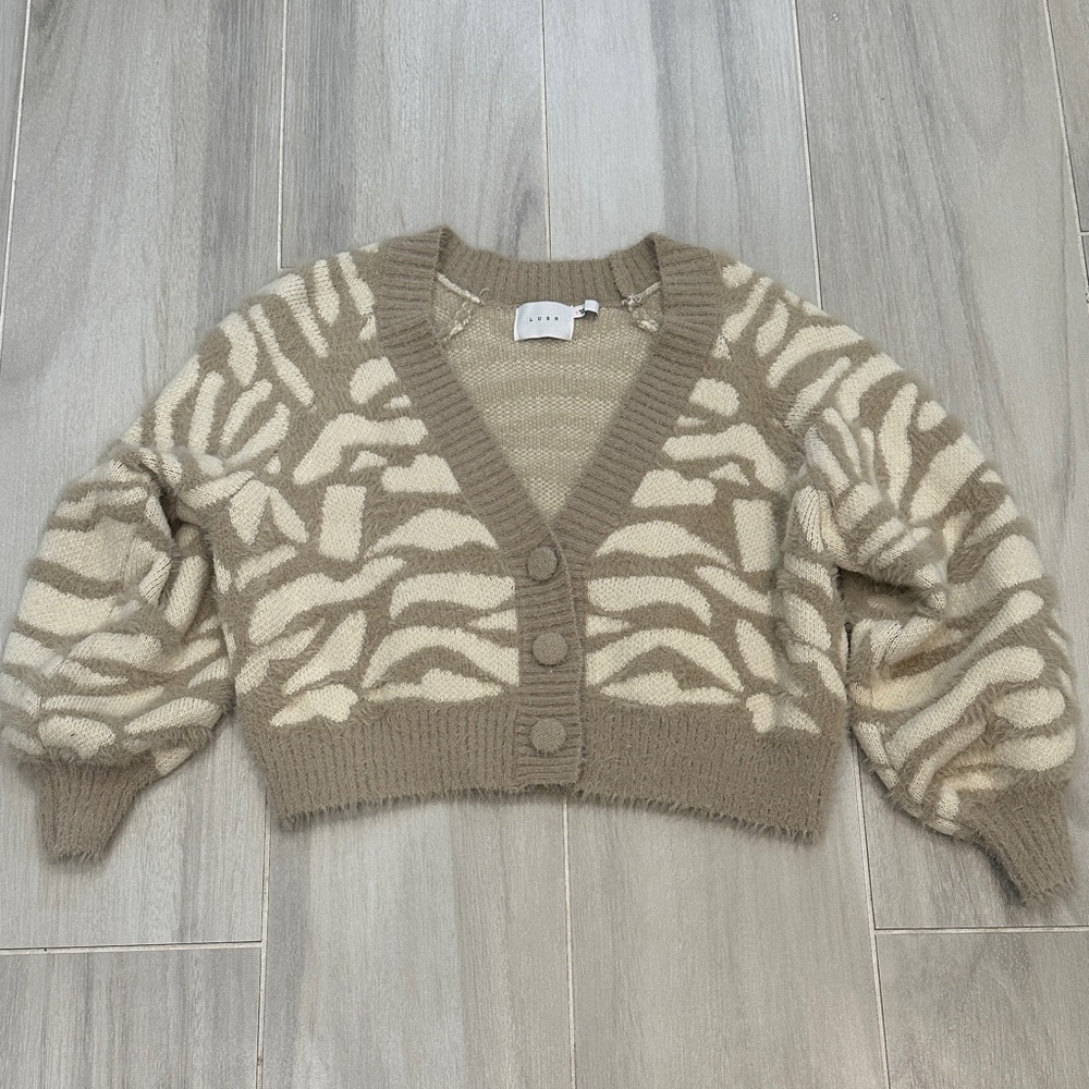 Lush Size Small Cropped Sweater Beige and Cream Patterned Cardigan